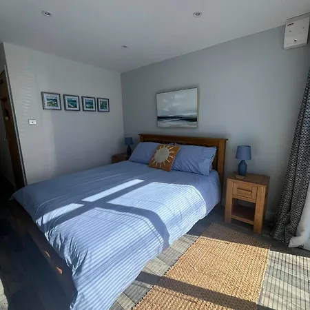 Entire Guest Suite In Four Mile Bridge, Rhoscolyn Valley Exterior photo