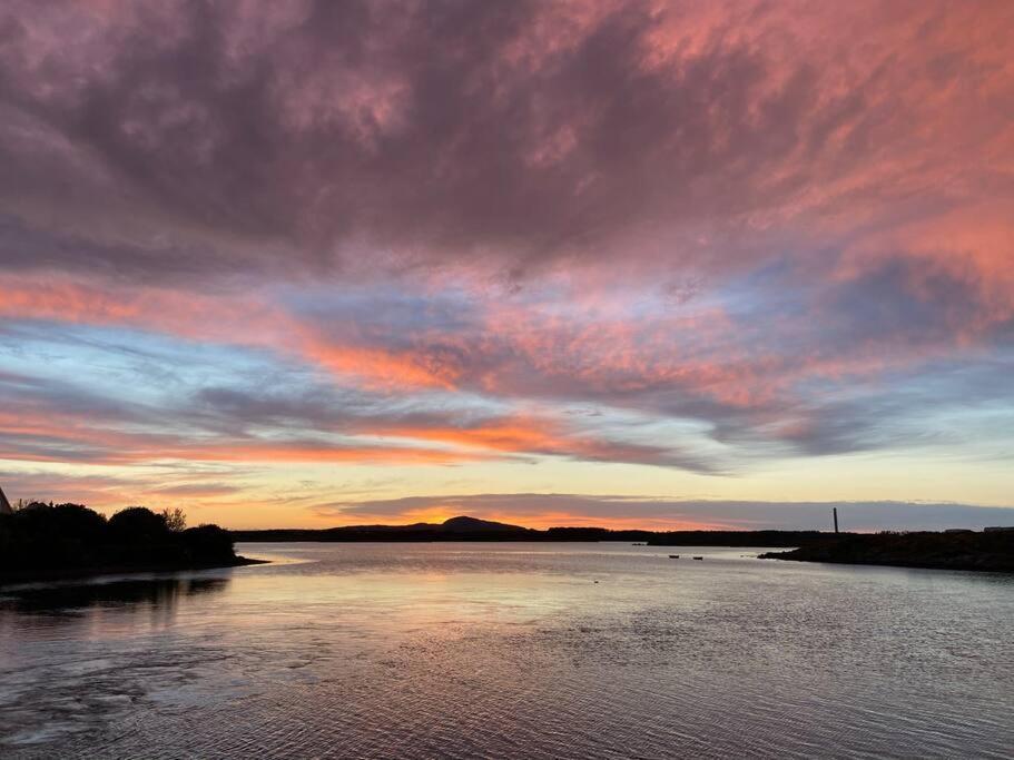 Apartment Entire Guest In Four Mile Bridge, Rhoscolyn *
