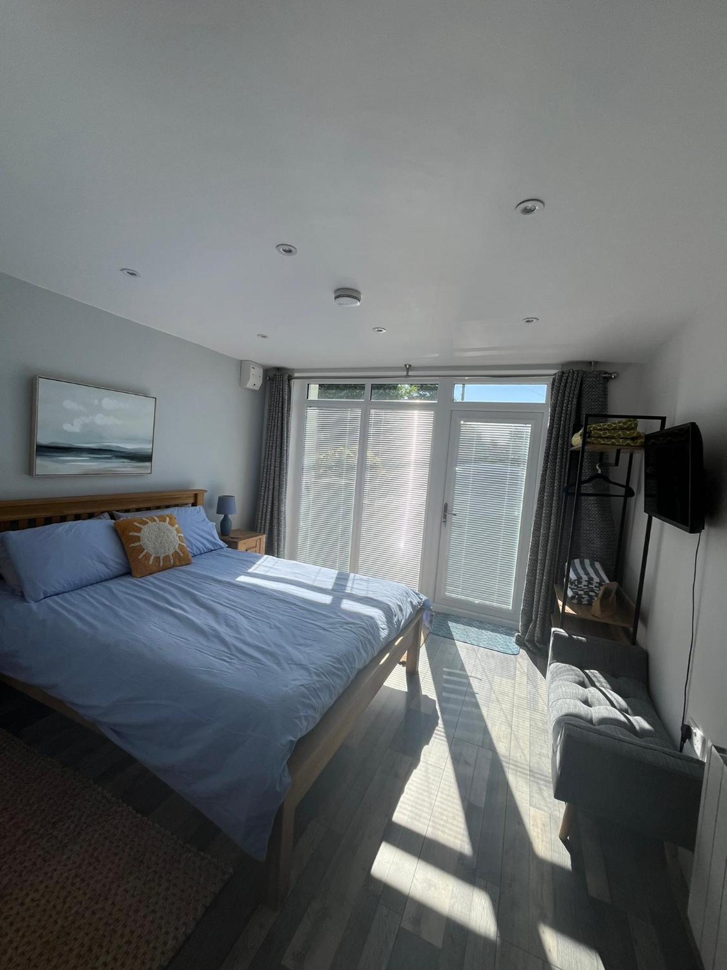Apartment Entire Guest In Four Mile Bridge, Rhoscolyn *
